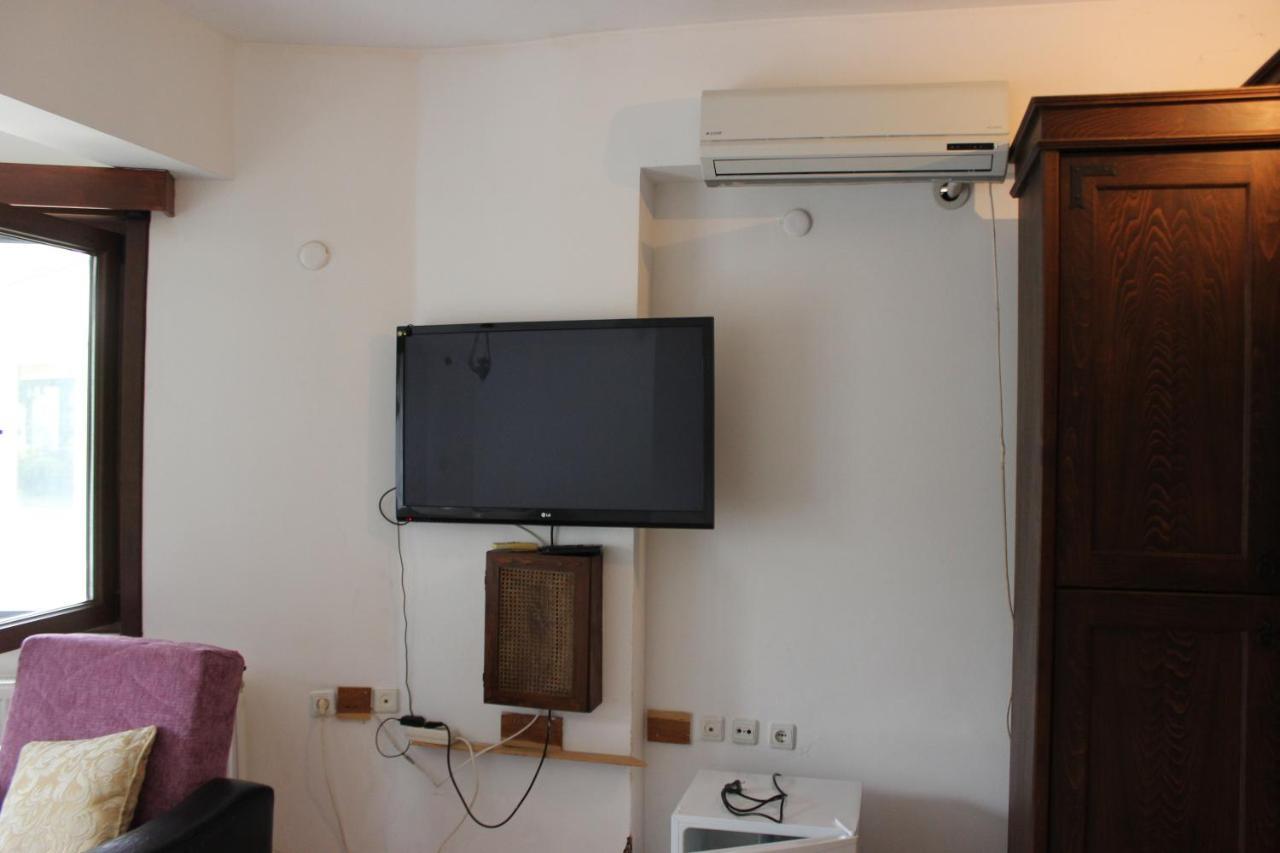 Hotel Ennis Inn เทเคียร์ดัก ภายนอก รูปภาพ