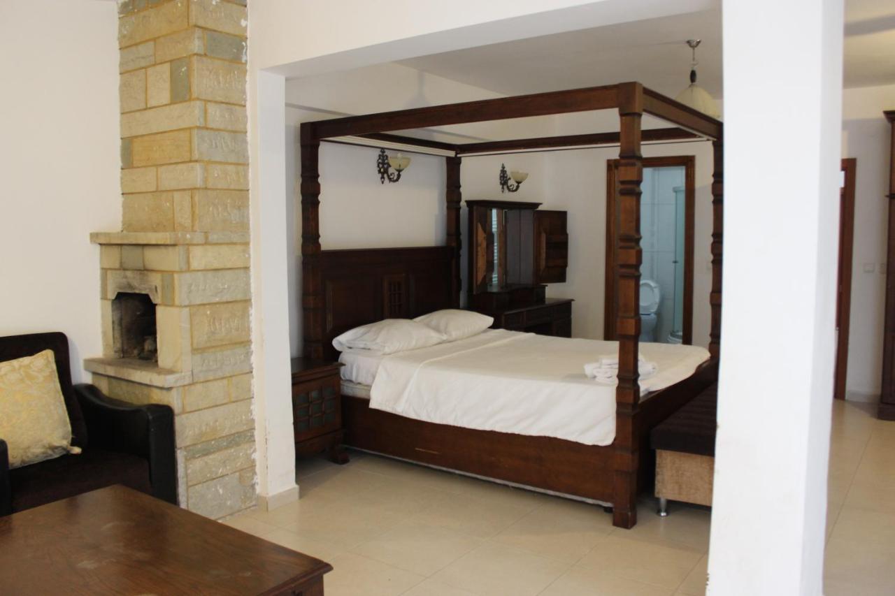 Hotel Ennis Inn เทเคียร์ดัก ภายนอก รูปภาพ