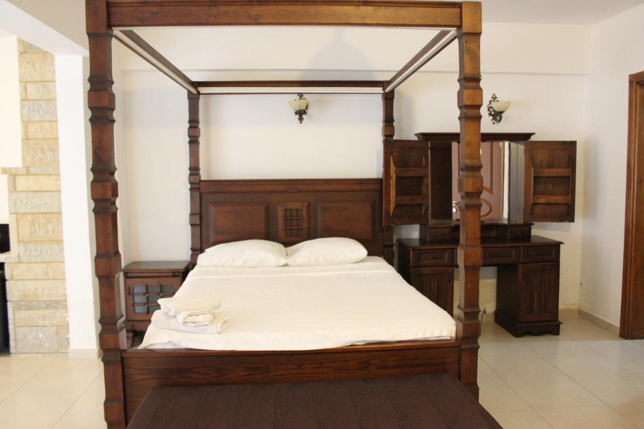 Hotel Ennis Inn เทเคียร์ดัก ภายนอก รูปภาพ